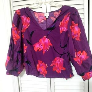 Cute cropped floral long sleeve blouse